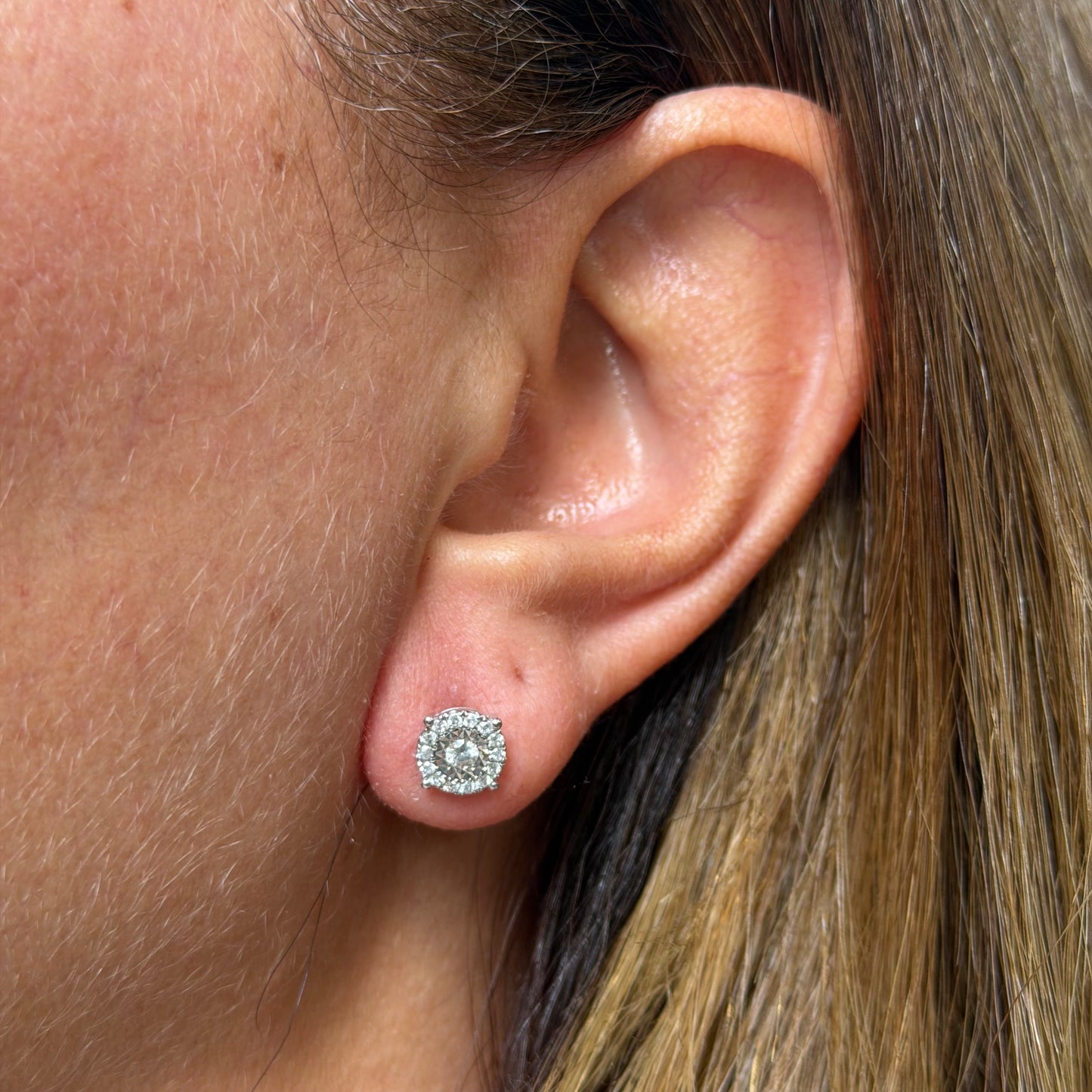 Abha Earrings in 18K White Gold