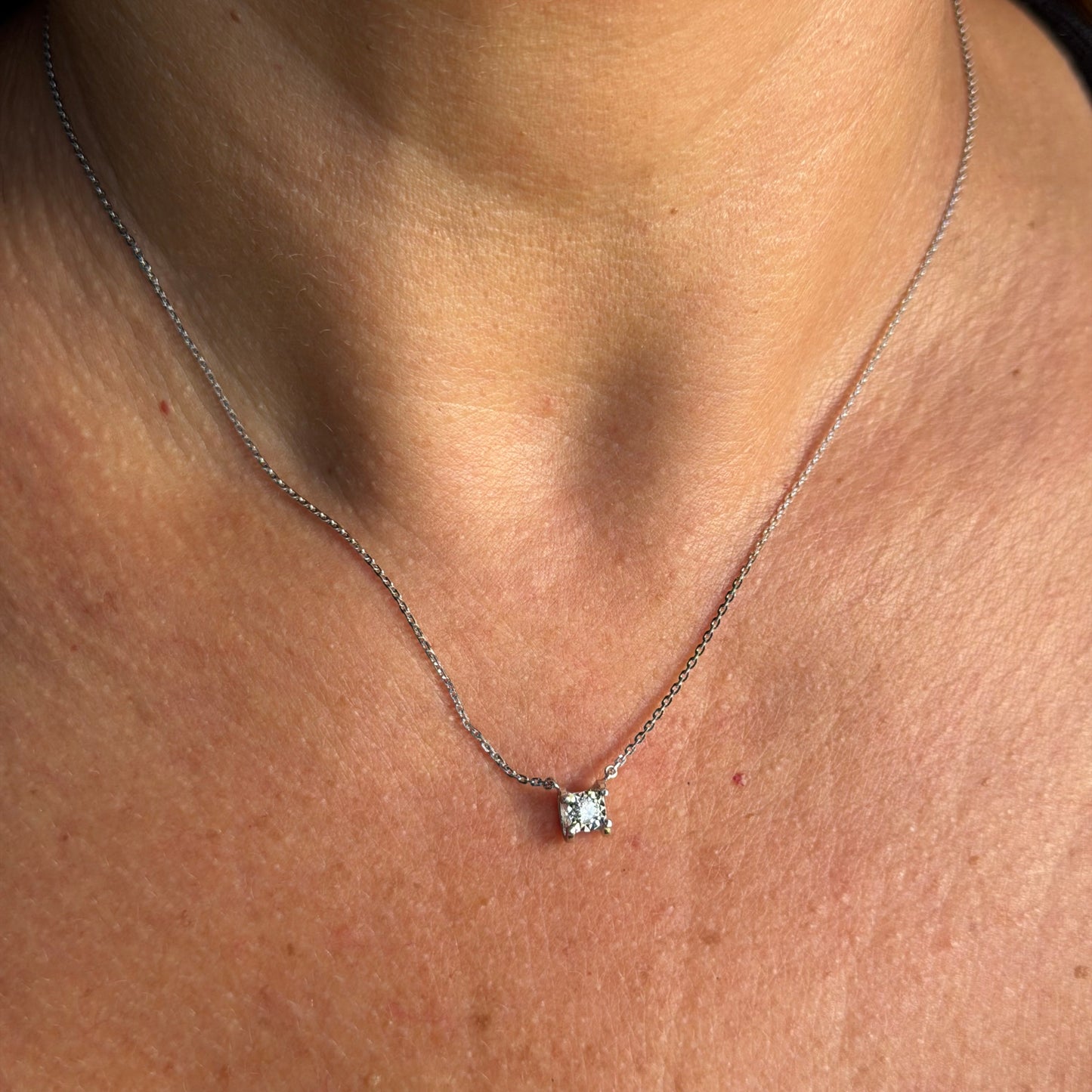 Jeddah Necklace in 18K White Gold