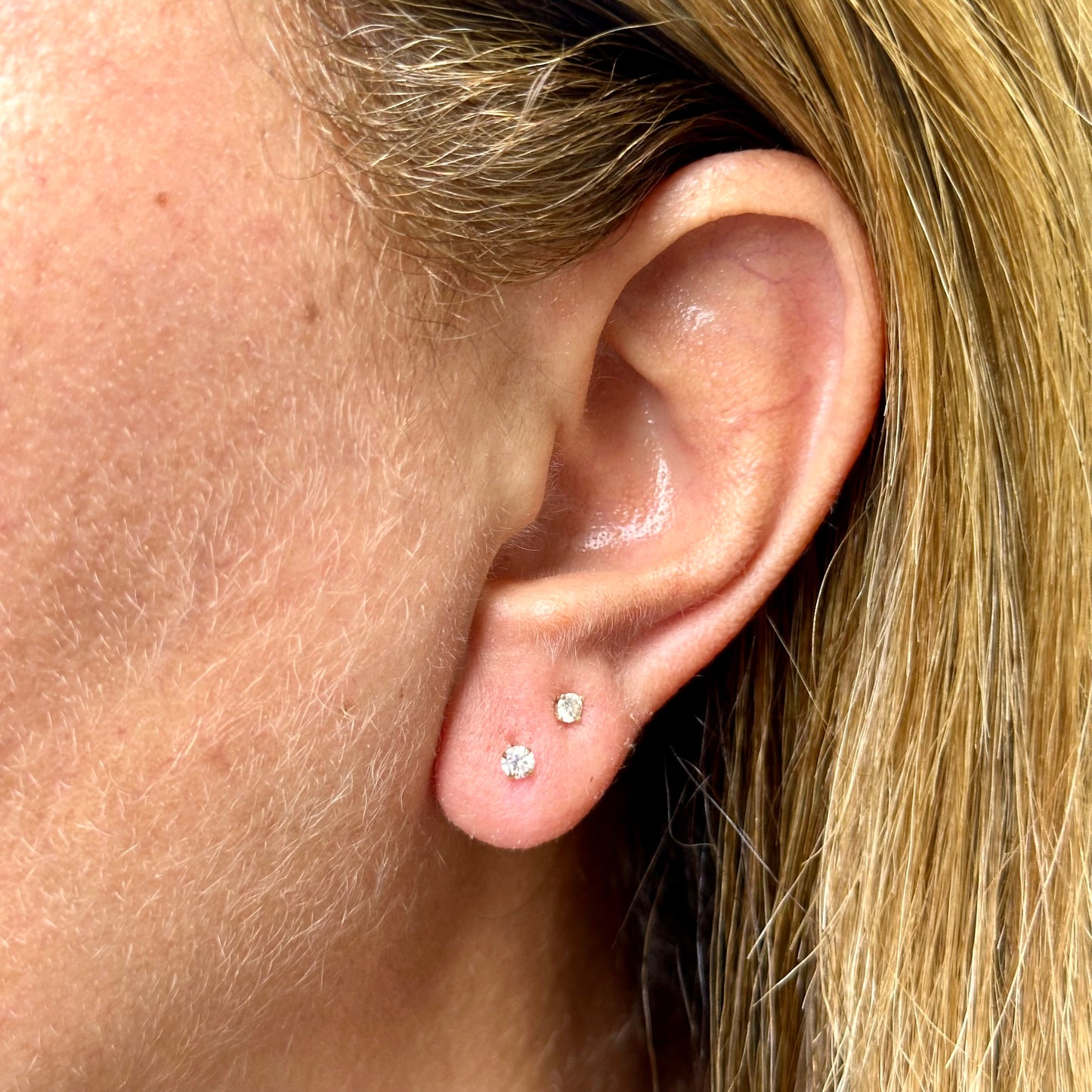 Light Spot Earrings in 18K Gold Plated