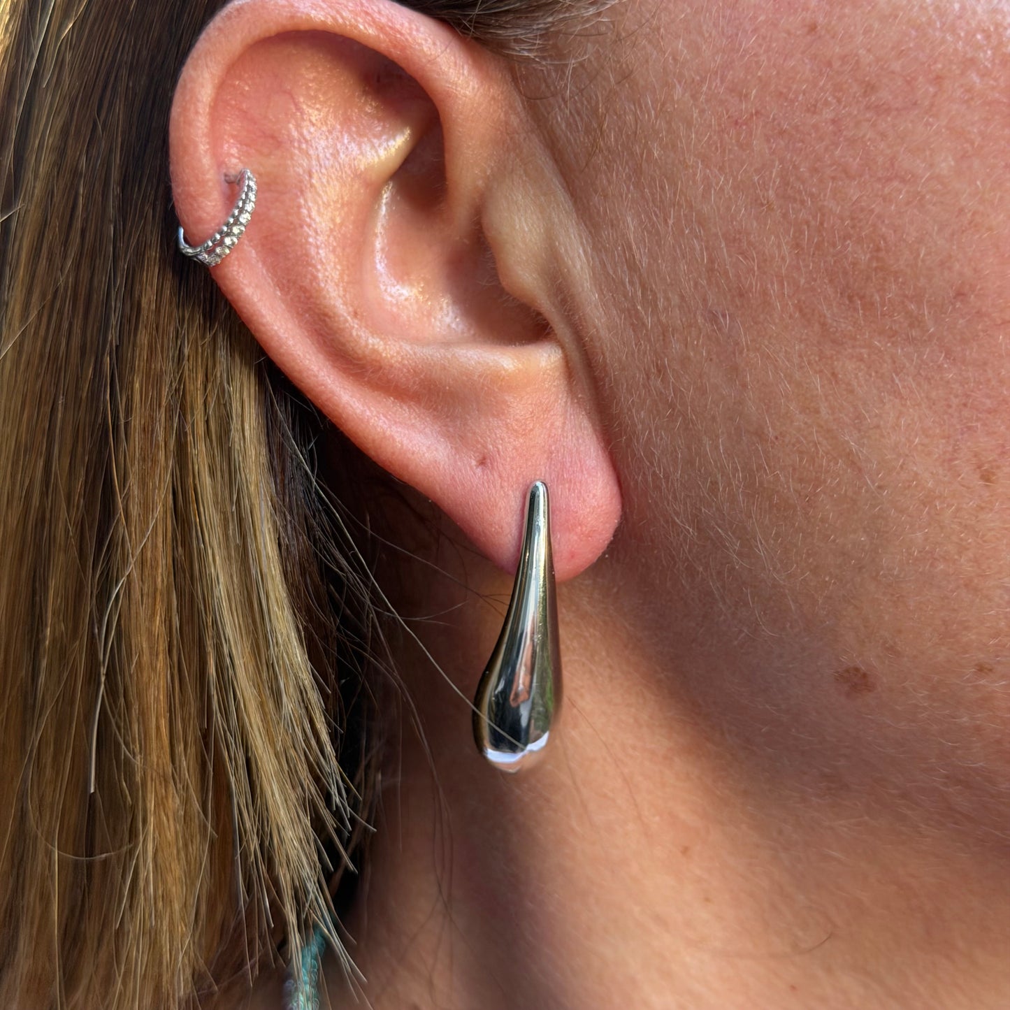 Drop Earrings in 18K White Gold Plated