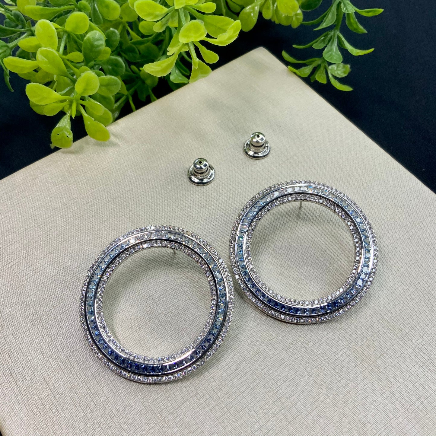Carneiros Earrings in 18K White Gold Plated