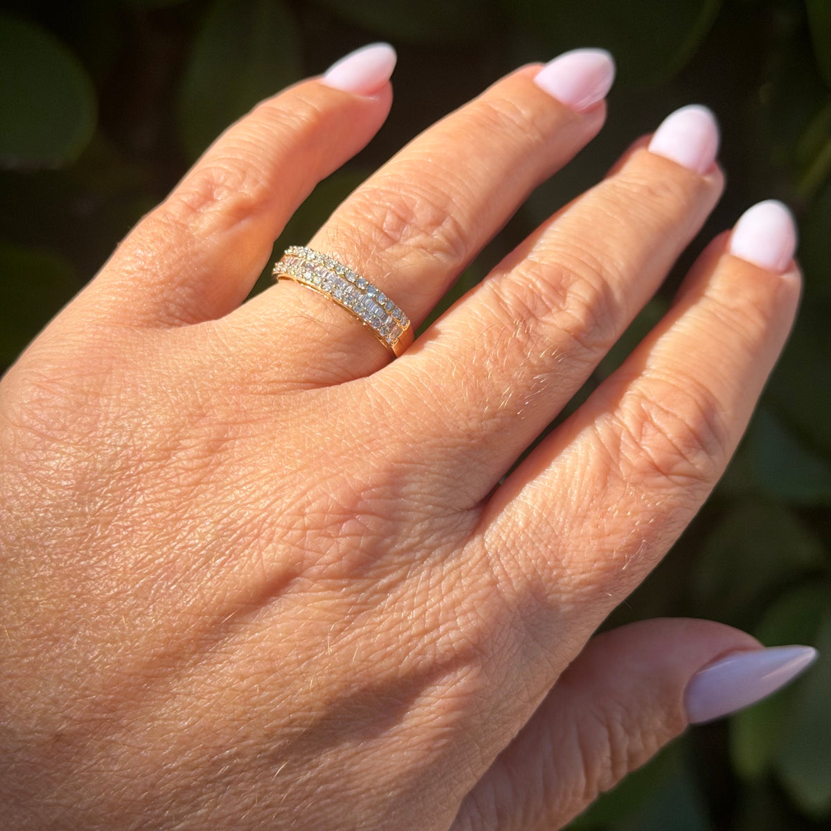 Marina Ring in 18K Gold w/ Diamonds