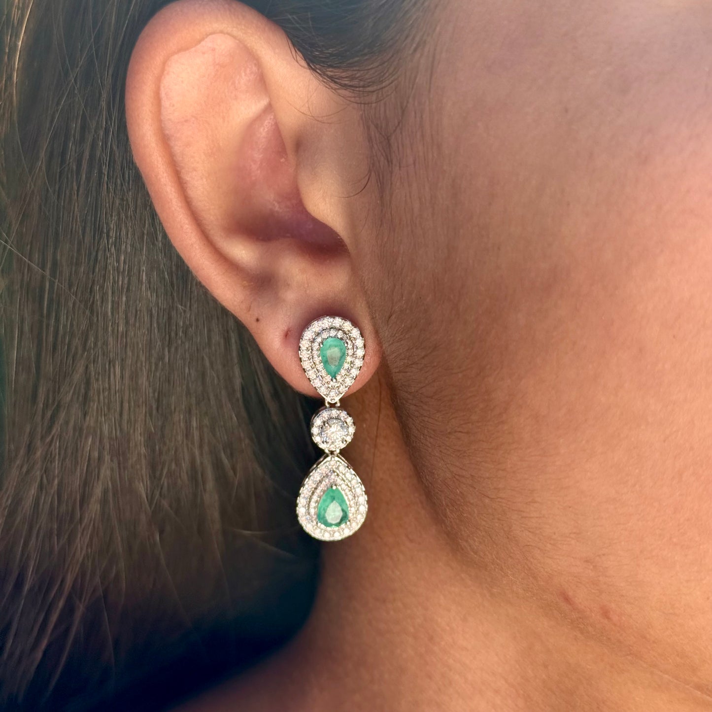 Drop Earrings in 18K White Gold Plated