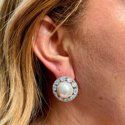 Pearl Earrings in 18K White Gold Plated