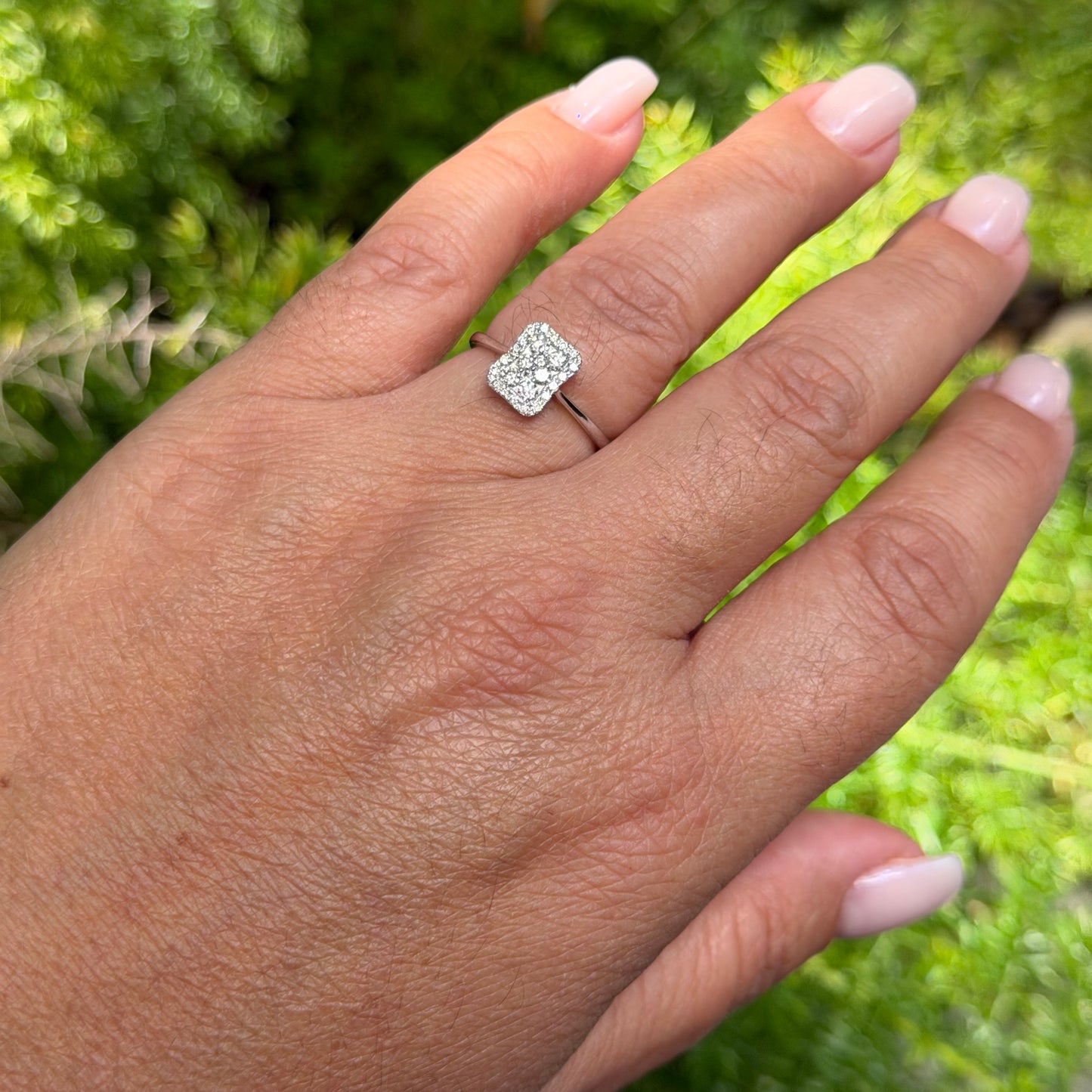 Taizz Ring in 18K White Gold