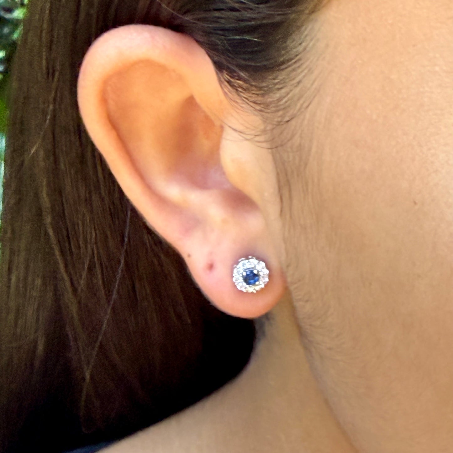Light Spot Earrings in 18K White Gold Plated