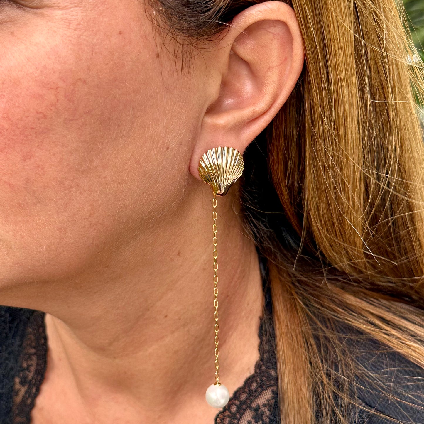 Shell and Pearl Earrings in 18K Gold Plated