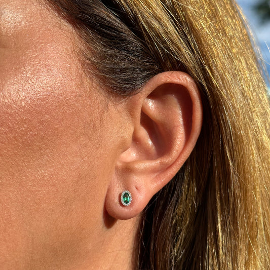 Nice Earrings in 18K White Gold w/ Diamonds and Emerald