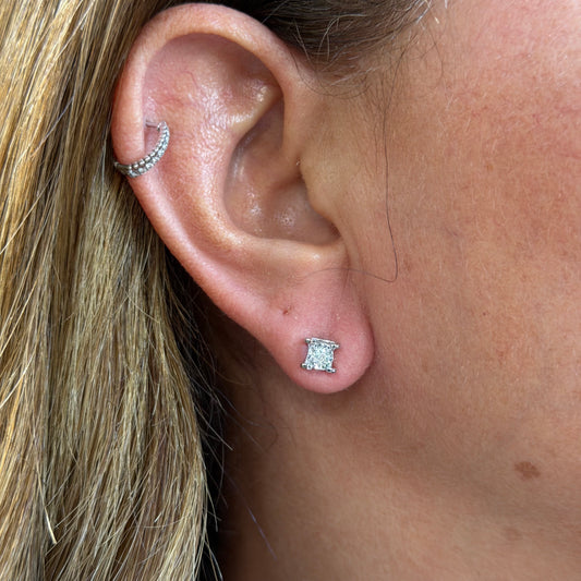 Jeddah Earrings in 18K White Gold