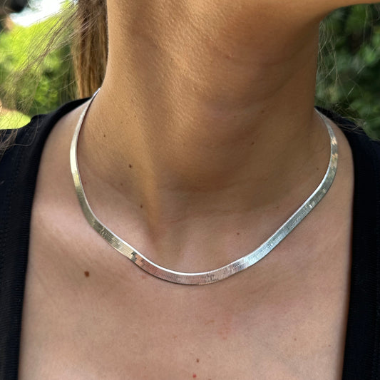 Ribbon Necklace in Sterling Silver 925