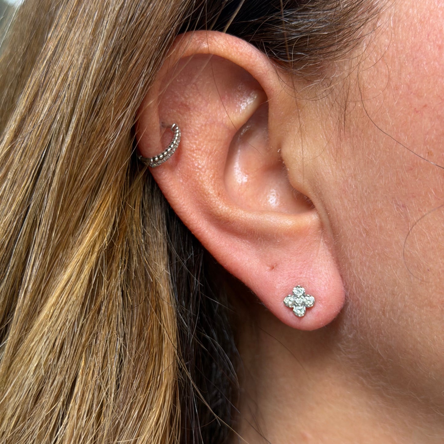Flower Earrings in 18K White Gold