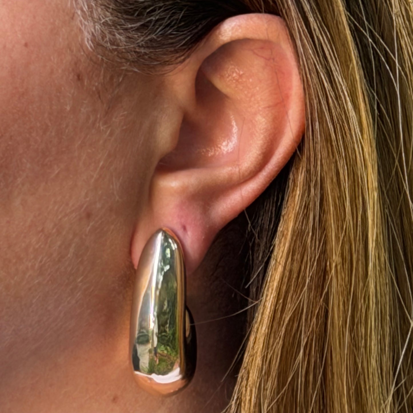 Flat Hook Earrings in 18K Gold Plated