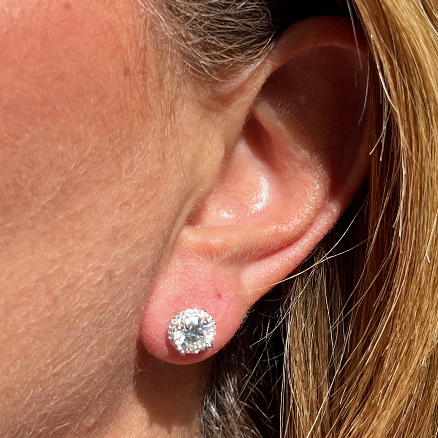 Moissanite Top Set in Sterling Silver 925