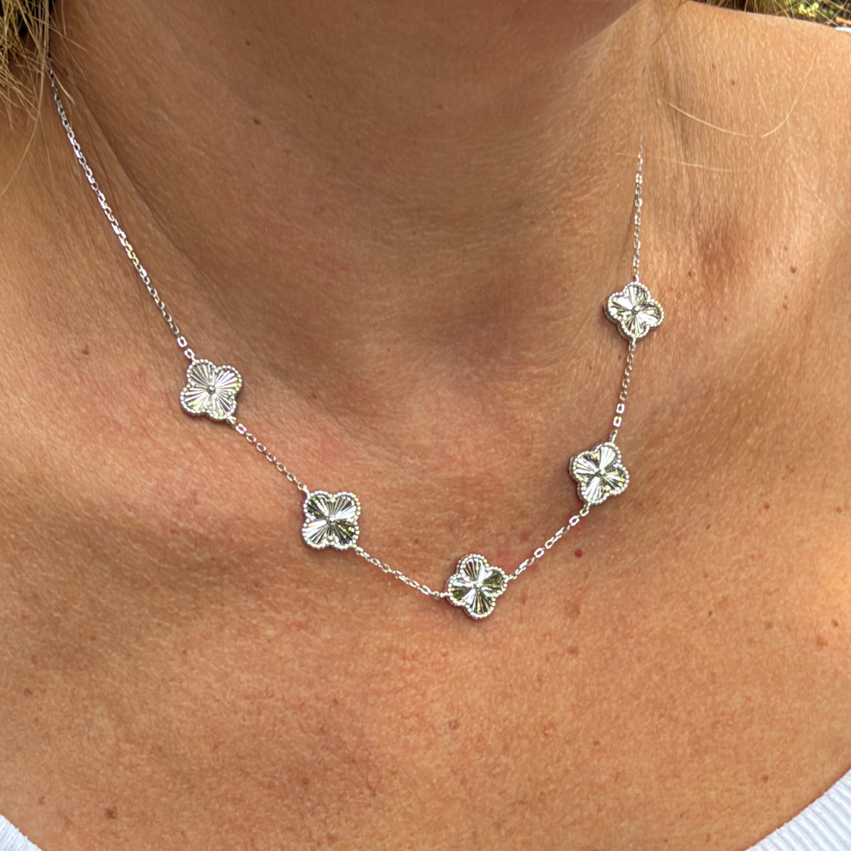 Five Flowers Necklace in Sterling Silver 925