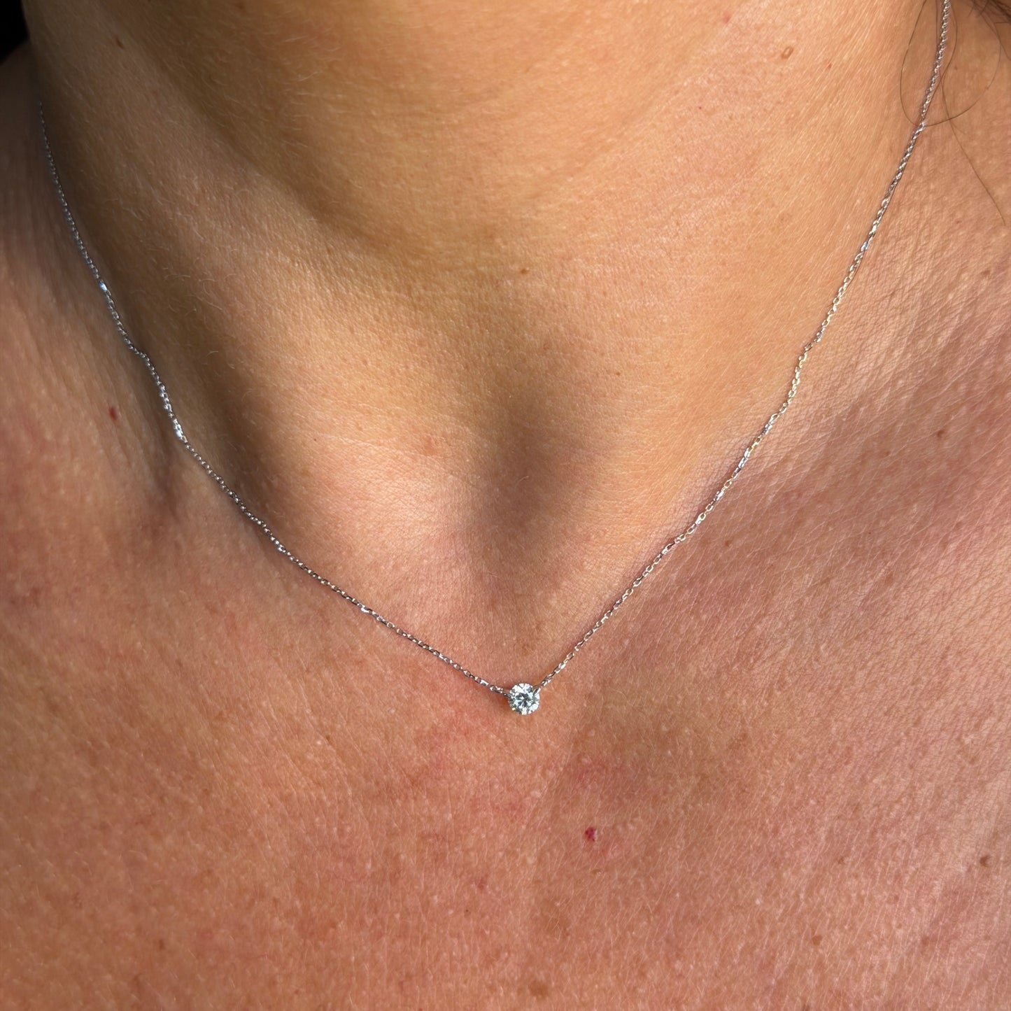 Adjustable Light Spot Necklace in 18K White Gold