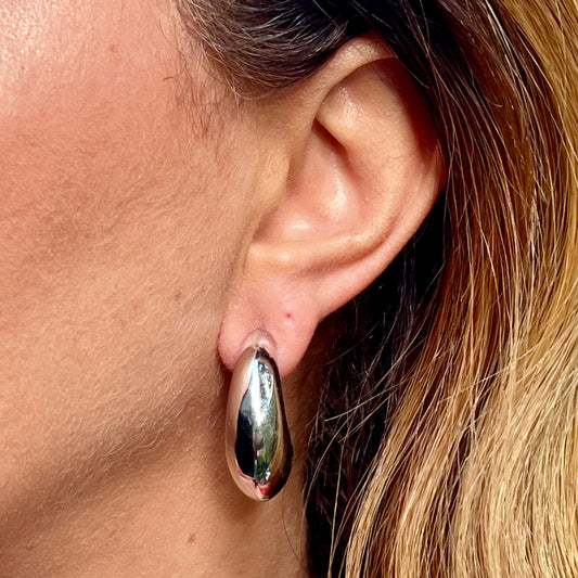 Sarria Hook Earrings in 18K White Gold Plated