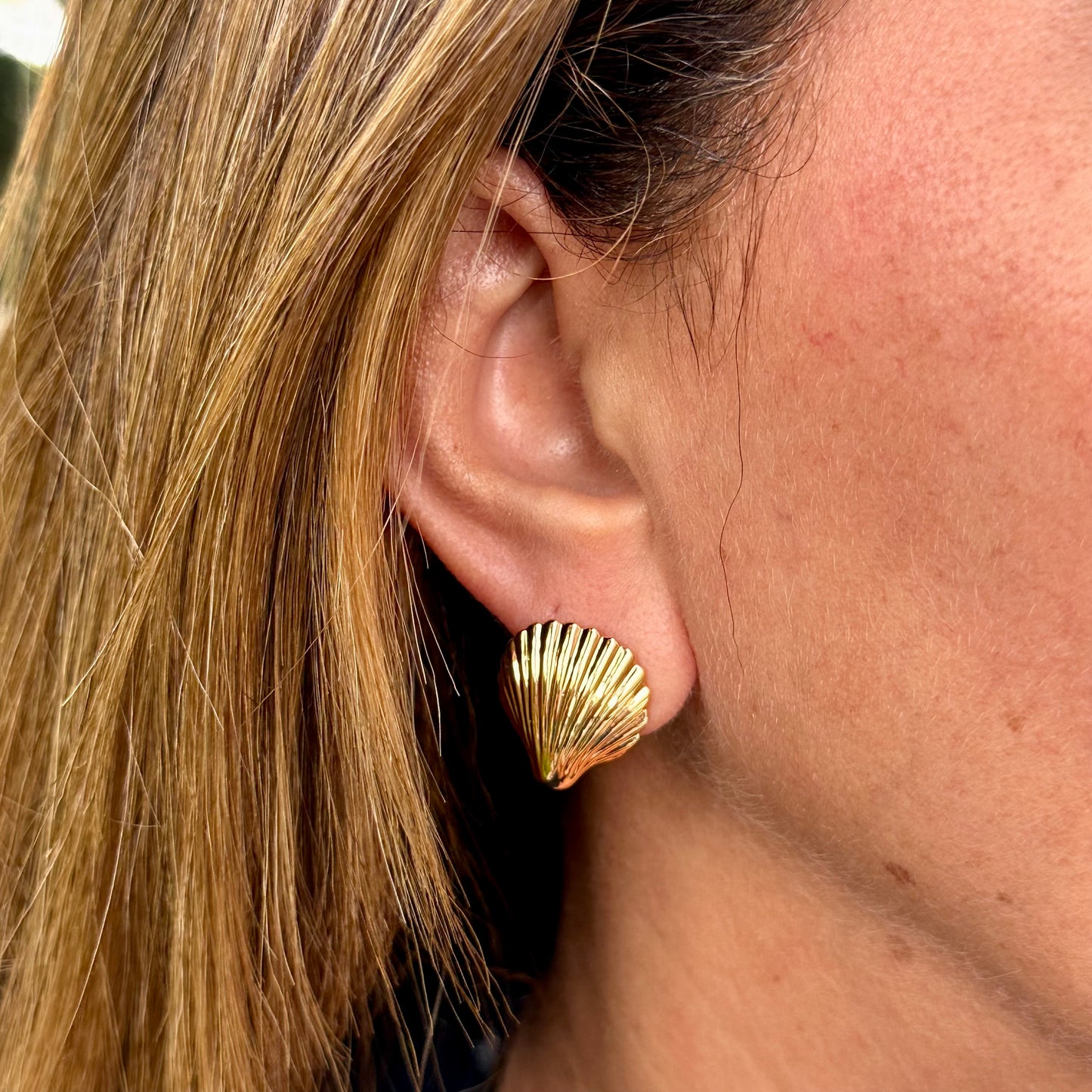 Shell and Pearl Earrings in 18K Gold Plated