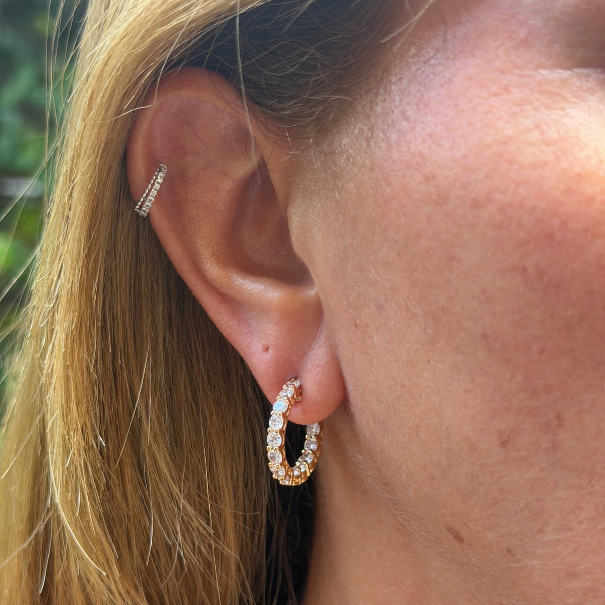 Hoop w/ Zirconias Earrings in 18K Gold Plated