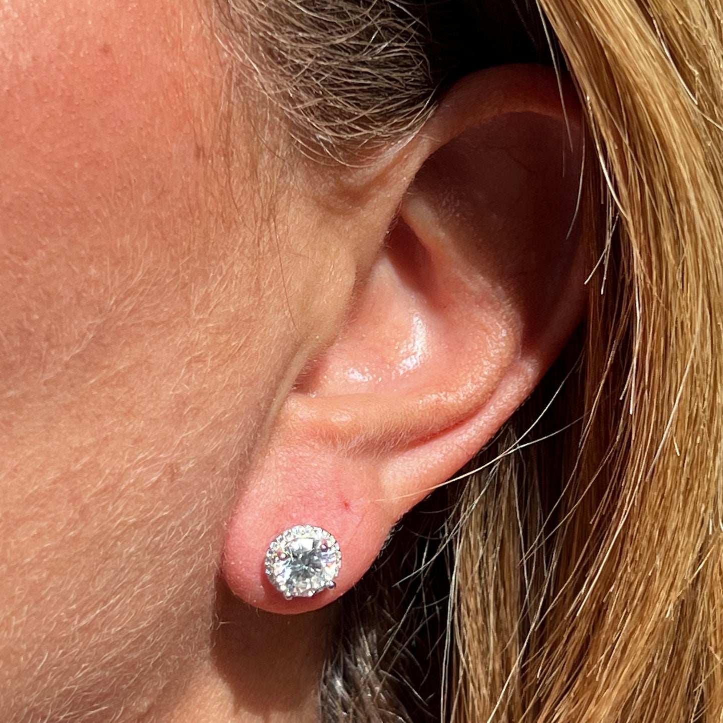 Moissanite Top Set in Sterling Silver 925