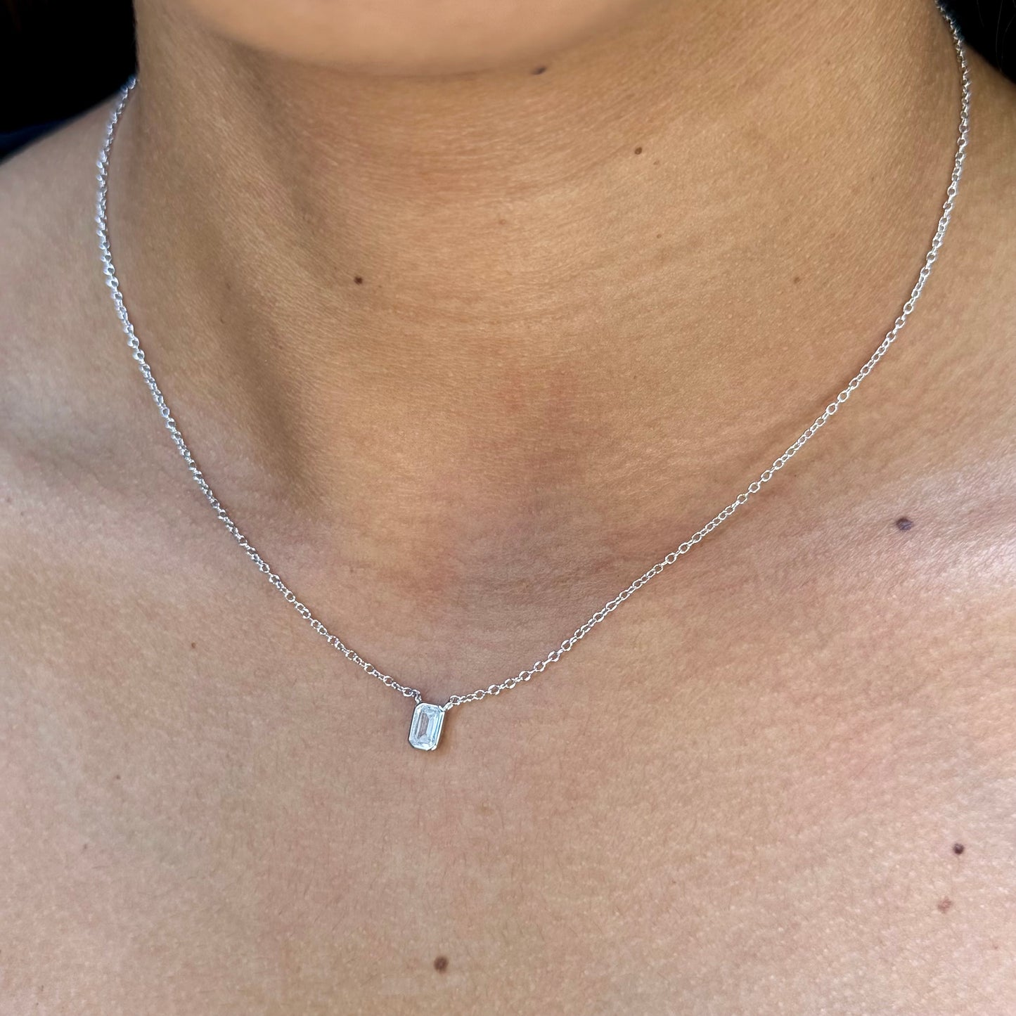 Solitaire Necklace in Sterling Silver 925