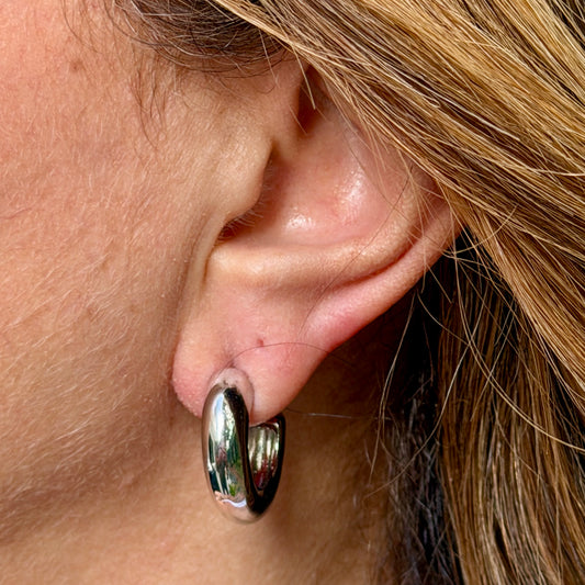 Flat Hook Earrings in 18K White Gold Plated