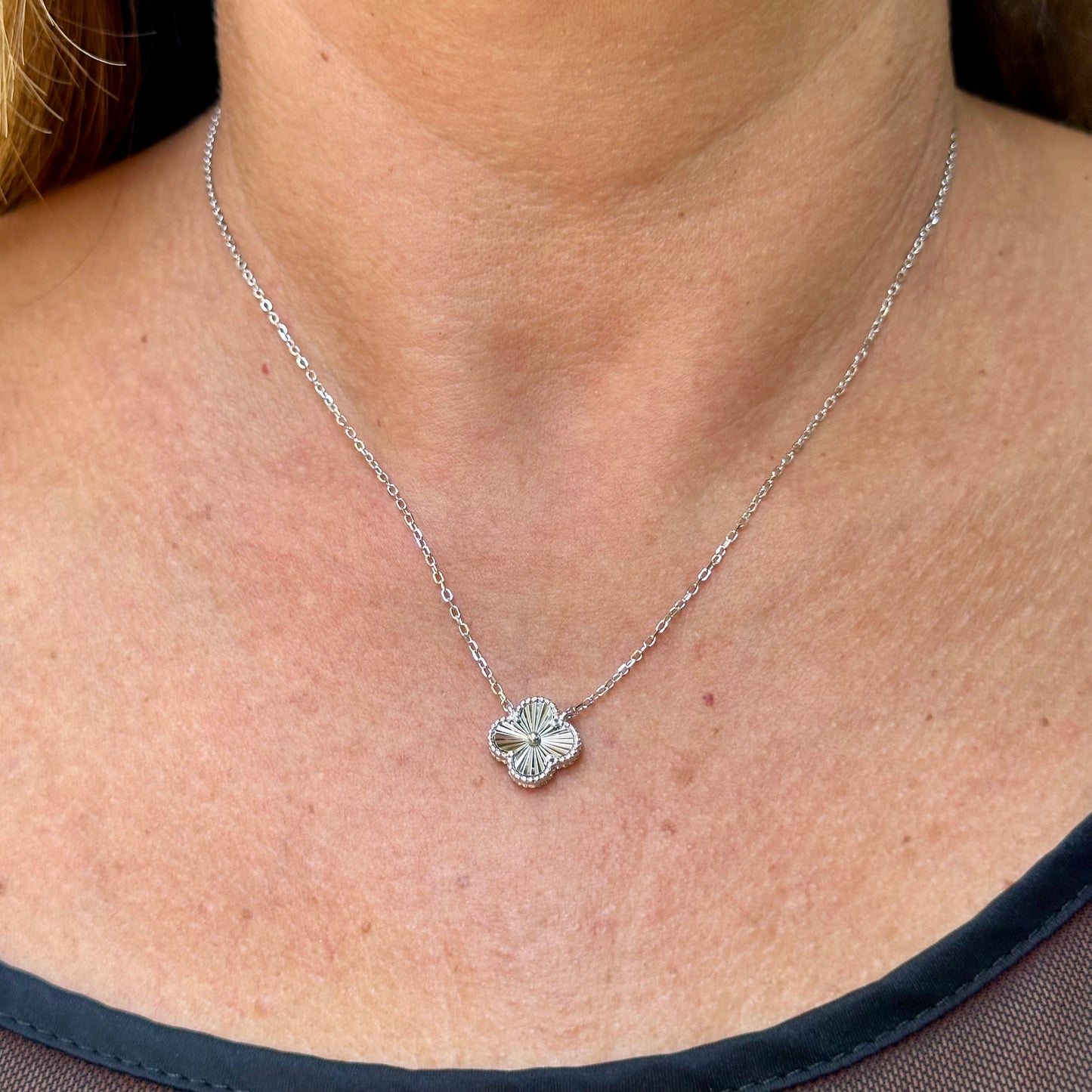 Flower Necklace in Sterling Silver 925