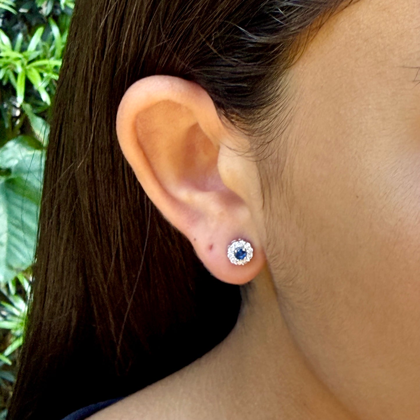 Light Spot Earrings in 18K White Gold Plated