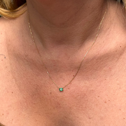 Capri Necklace in 18K Gold w/ Emerald