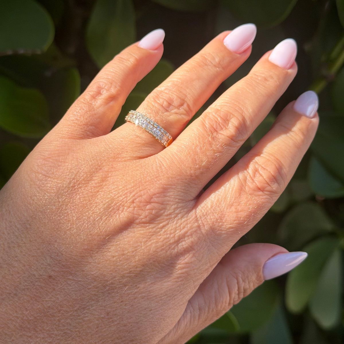 Marina Ring in 18K Gold w/ Diamonds