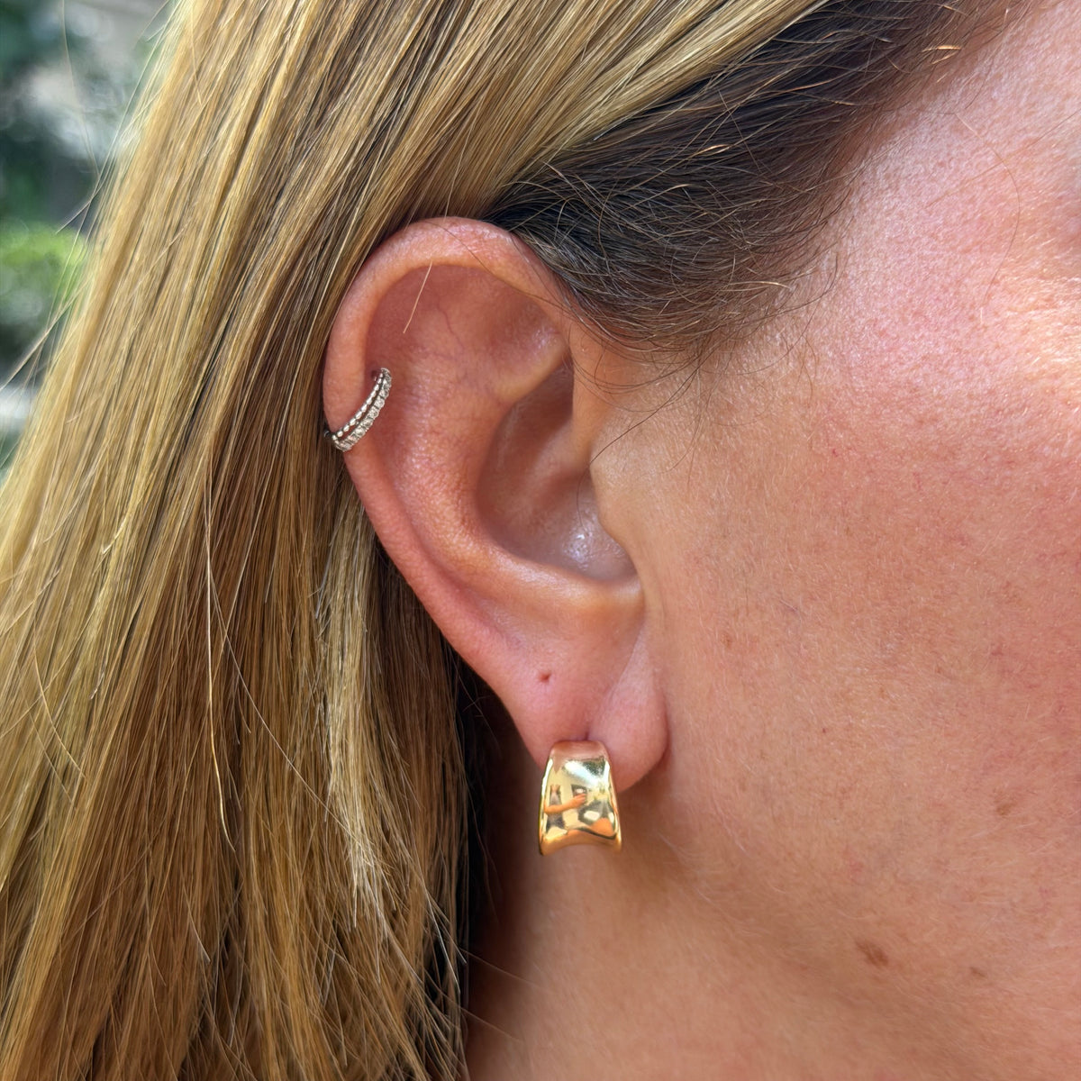 Flat Earrings in 18K Gold Plated