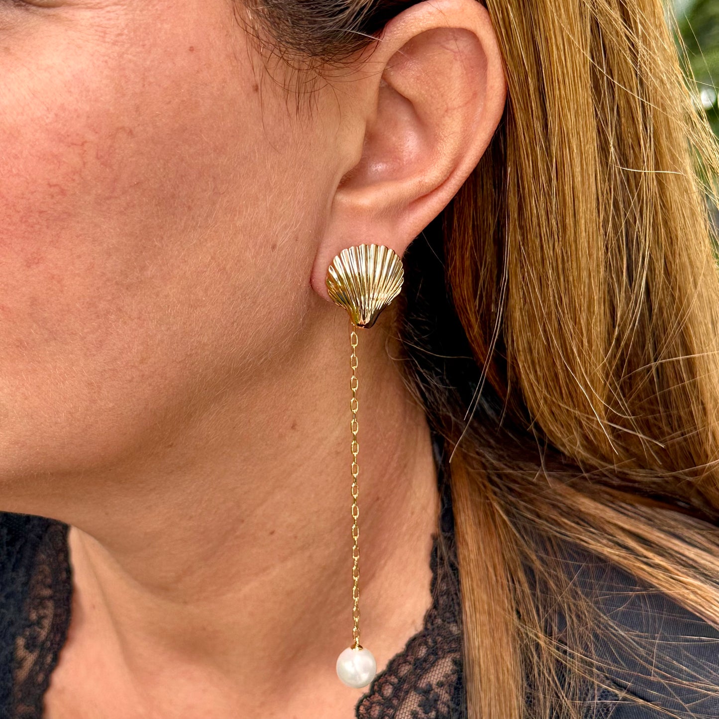 Shell and Pearl Earrings in 18K Gold Plated