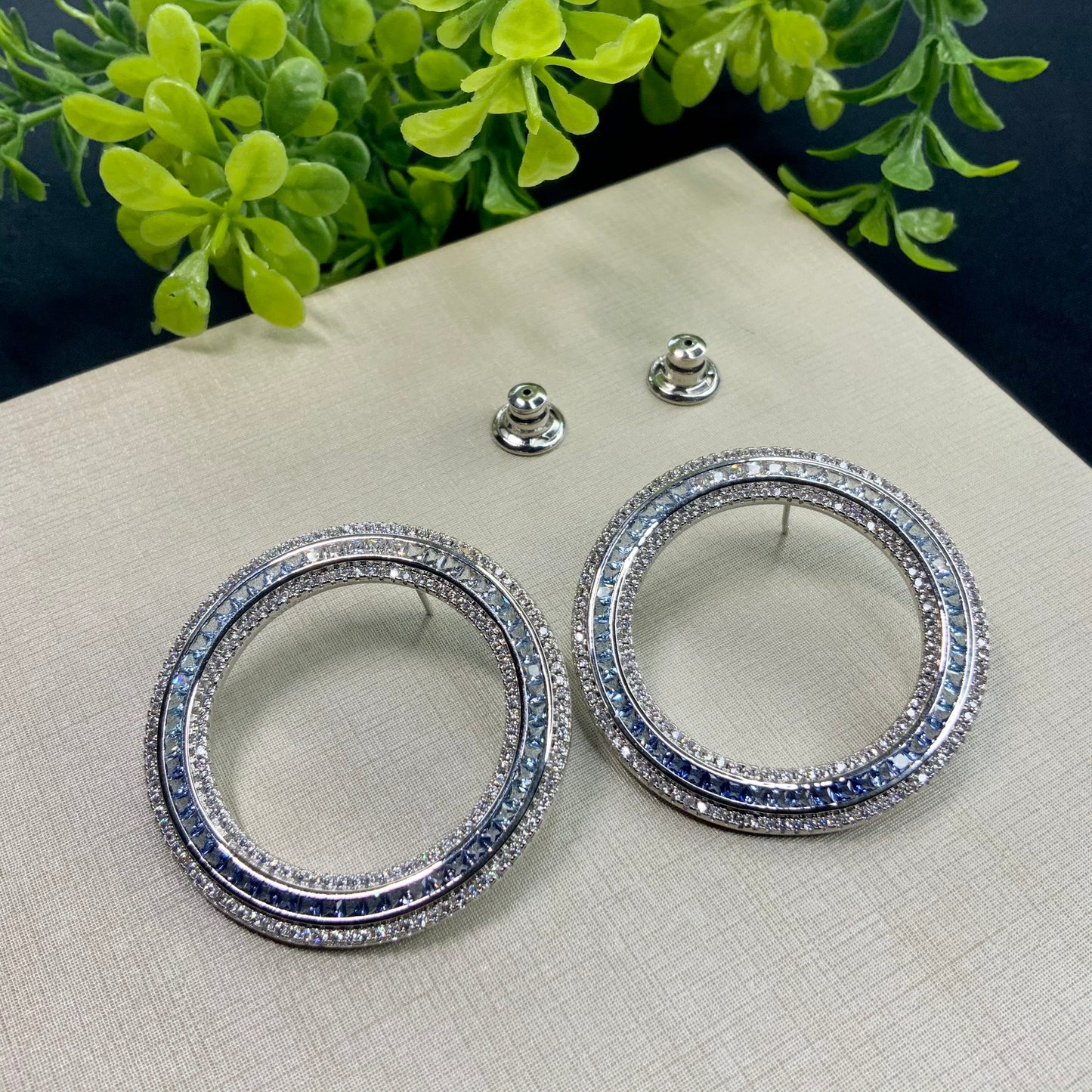 Carneiros Earrings in 18K White Gold Plated