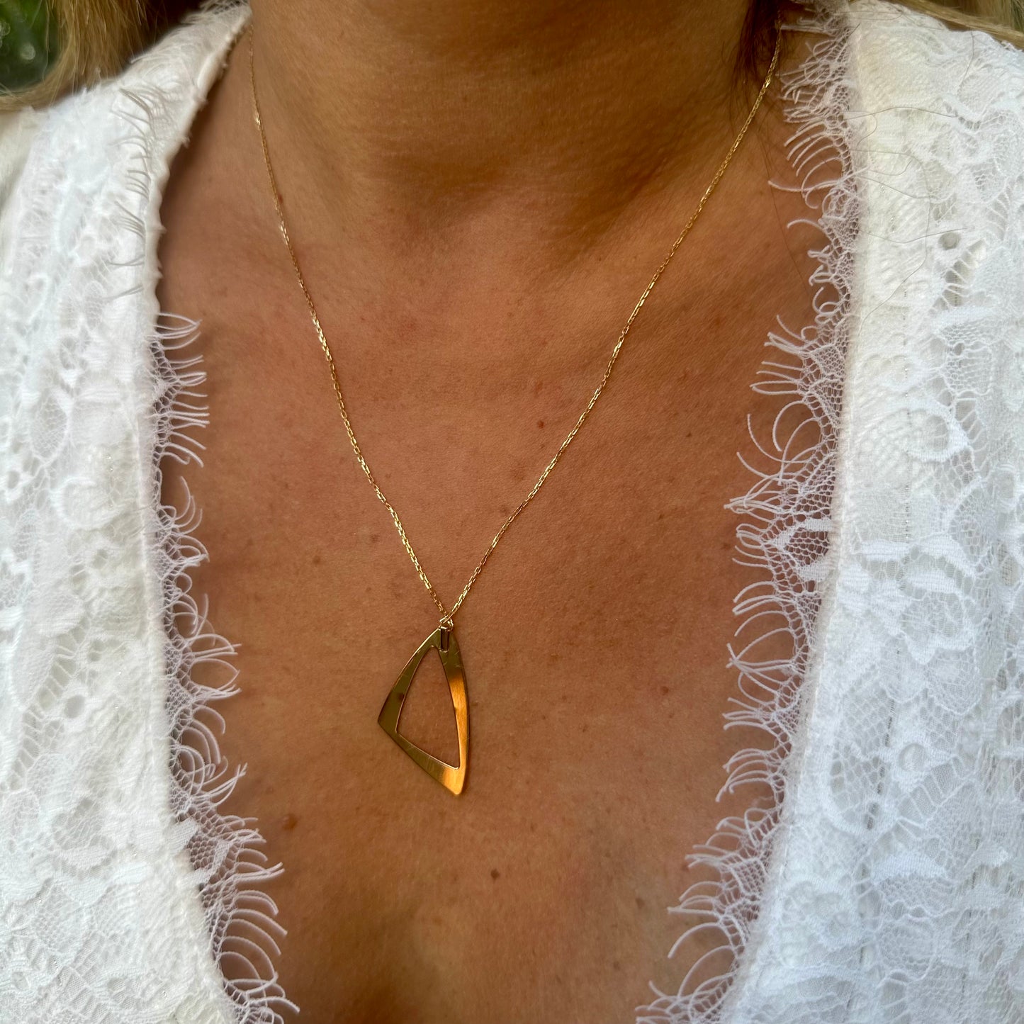 Helen Necklace in 18K Gold