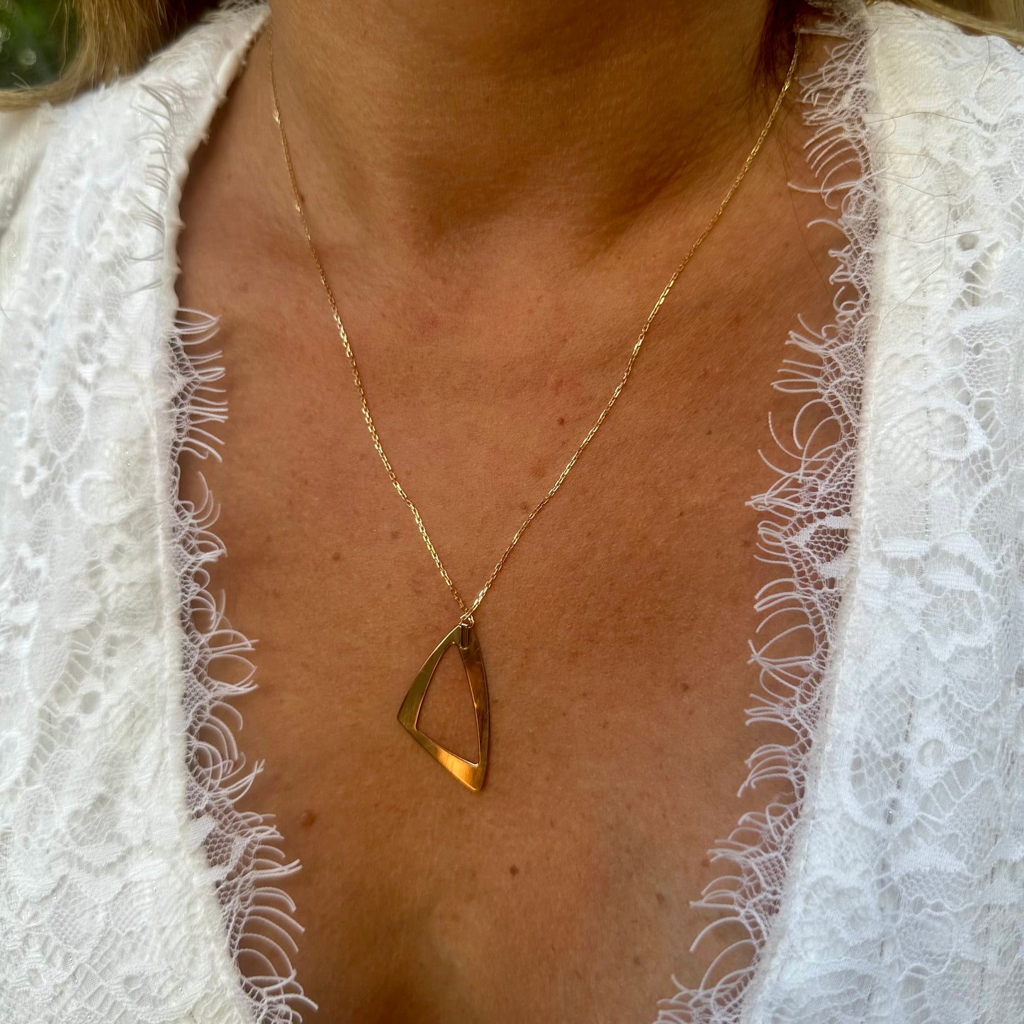 Helen Necklace in 18K Gold