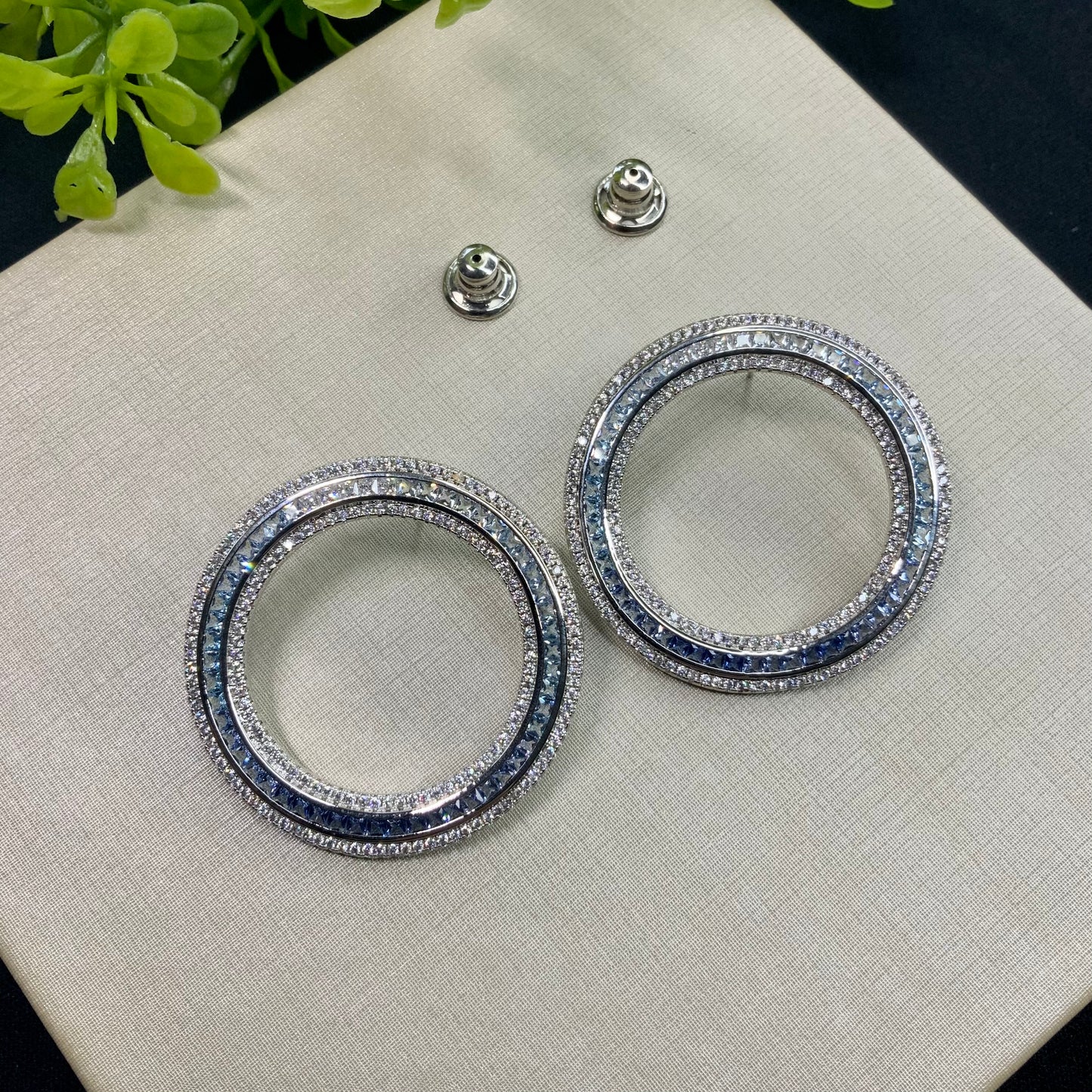 Carneiros Earrings in 18K White Gold Plated